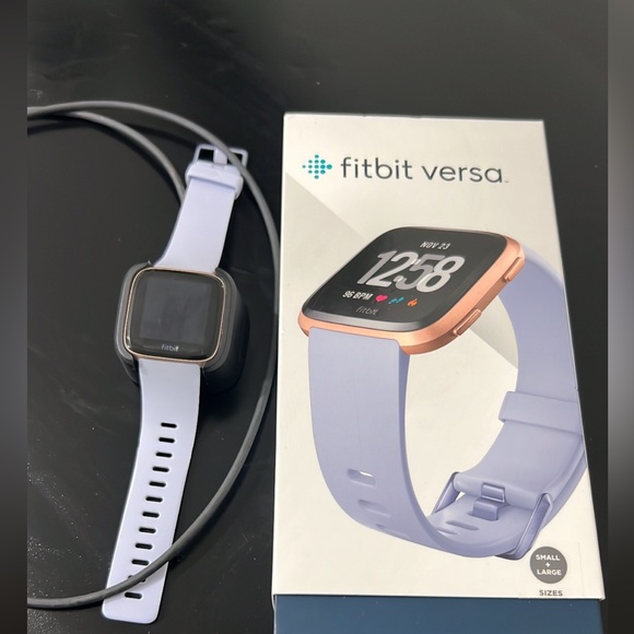 Fitbit Versa - Picture 2 of 5